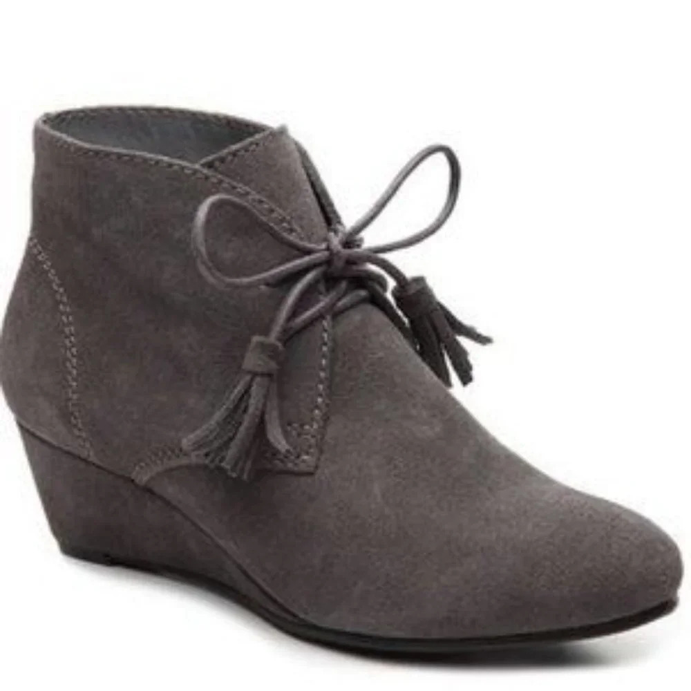 Crown Vintage Spark Wedge Bootie in Size 7.5M